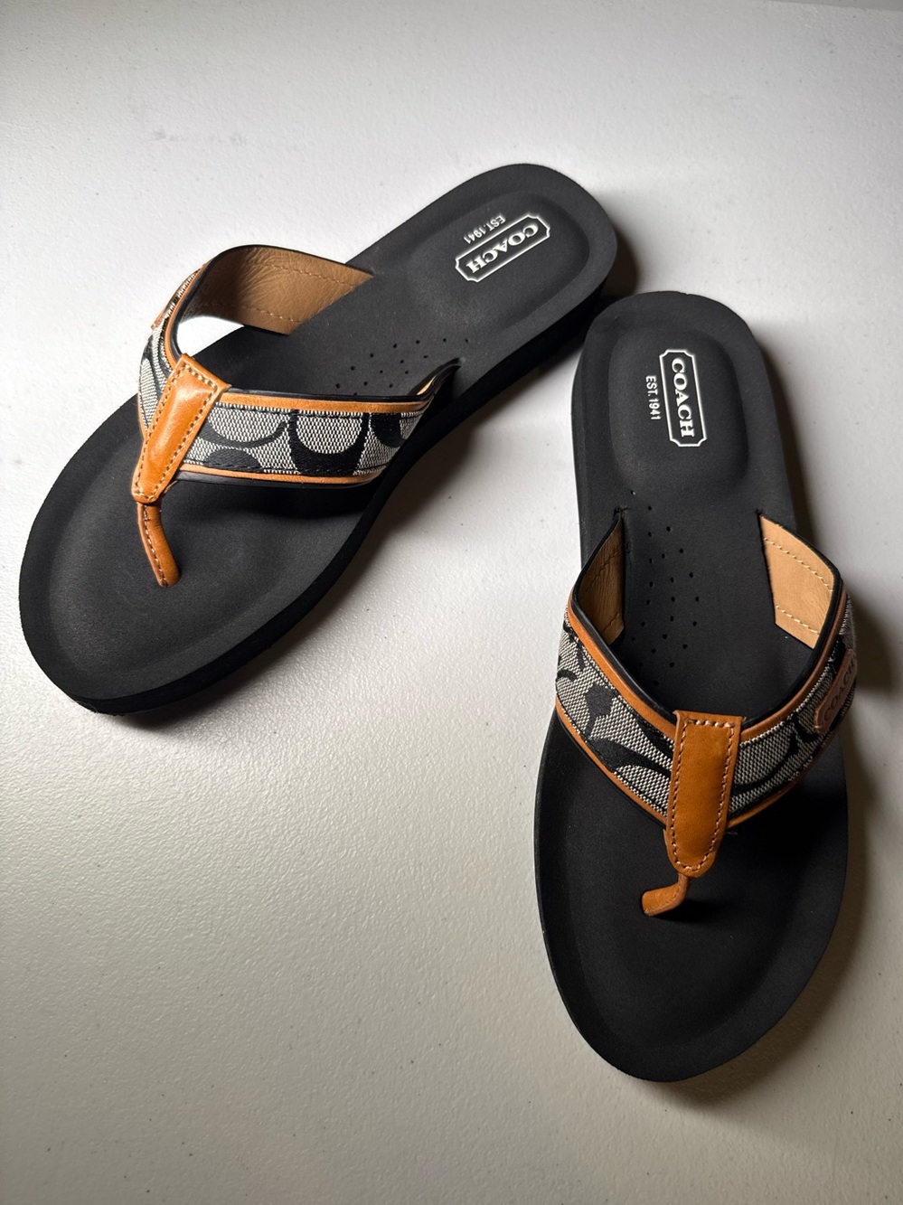 Coach New Logo Size 8 Juliet Black Footbed Flip Flops with Tan Leather
